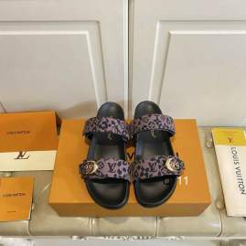 Picture of Louis Vuitton Slippers _SKULVsz35-40Y0308419